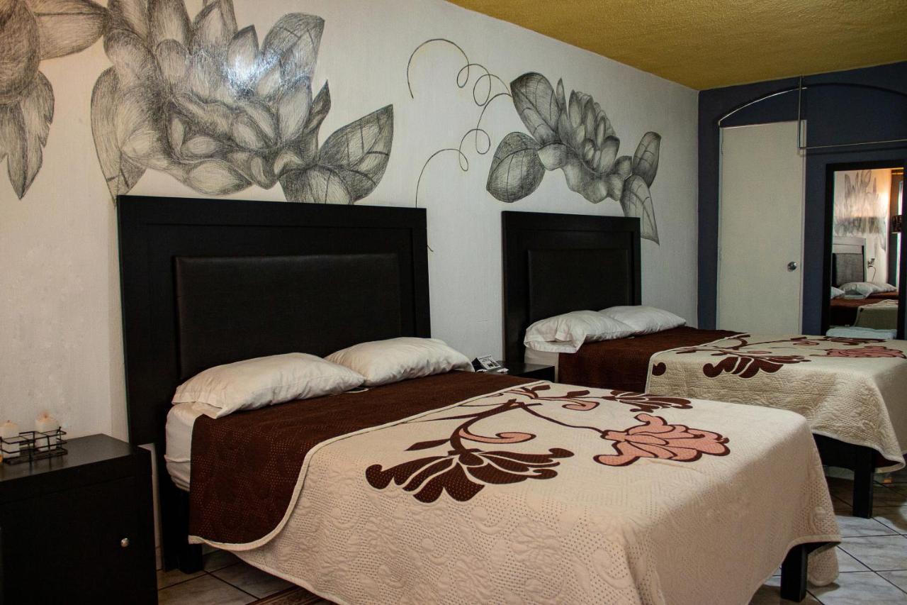Hotel Boutique Charlotte Arandas Εξωτερικό φωτογραφία